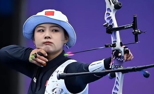 韩国选手在射箭比赛中夺得银牌